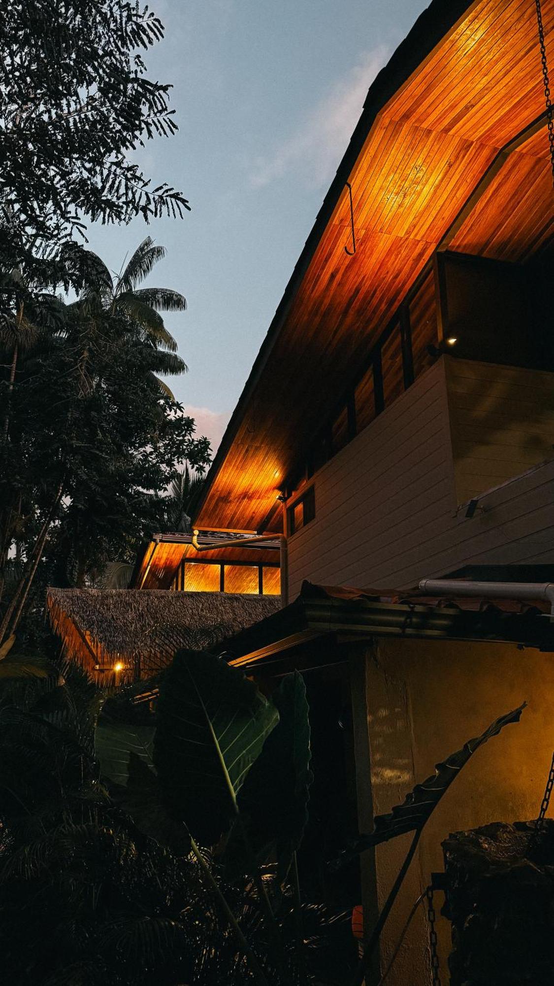 Conga Boutique Hotel Puerto Viejo de Talamanca Экстерьер фото